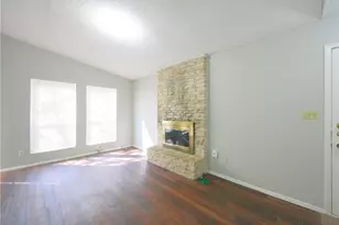 1013 Fieldwood Dr, Austin, TX 78758 - Photo 4