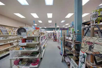 520 N Main Street, Schulenburg, TX 78956 - Photo 8