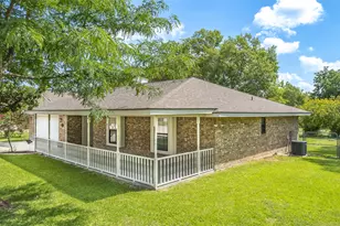 1237 Oleander Dr, New Braunfels, TX 78130 - Photo 6
