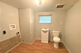 621 S Commerce St, Lockhart, TX 78644 - Photo 10