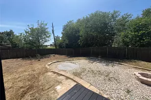 322 McClendon Dr, Elgin, TX 78621 - Photo 38
