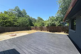 322 McClendon Dr, Elgin, TX 78621 - Photo 32