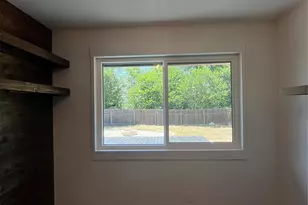 322 McClendon Dr, Elgin, TX 78621 - Photo 8