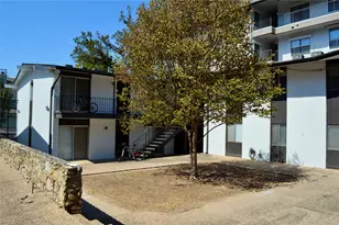 2610 Salado St, Austin, TX 78705 - Photo 2