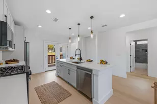 1199 Coleto St, Austin, TX 78702 - Photo 8
