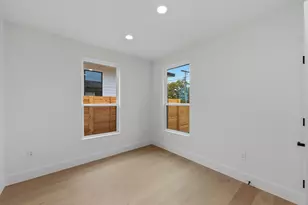 1199 Coleto St, Austin, TX 78702 - Photo 16