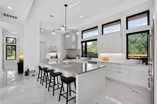 2009 San Juan Dr, Austin, TX 78733 - Photo 4