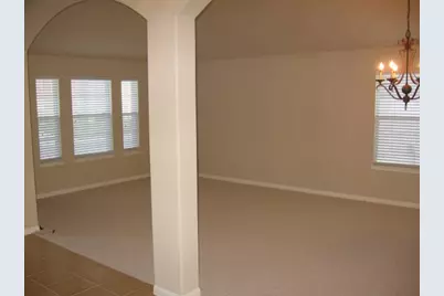 913 Rochester Castle Way, Pflugerville, TX 78660 - Photo 2