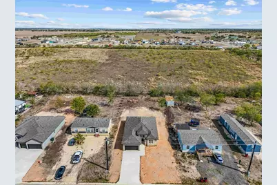 232 Amaranta Lane, Del Valle, TX 78616 - Photo 4