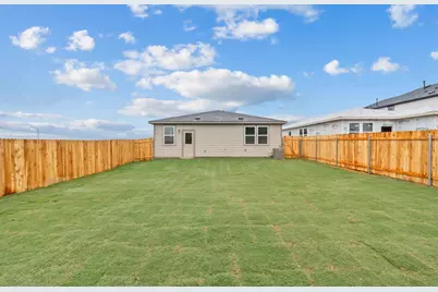 325 Sullivan Way, Elgin, TX 78621 - Photo 18