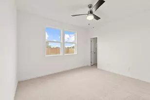 325 Sullivan Way, Elgin, TX 78621 - Photo 8