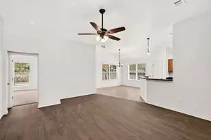 1512 Shadow Walk, Lockhart, TX 78644 - Photo 4