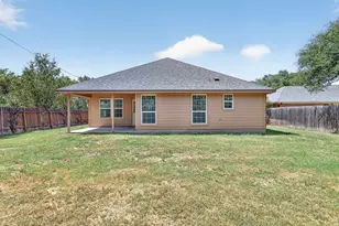 1512 Shadow Walk, Lockhart, TX 78644 - Photo 32