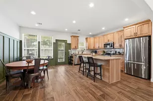 202 Cedar Hills Dr, Elgin, TX 78621 - Photo 8