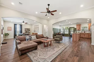 202 Cedar Hills Dr, Elgin, TX 78621 - Photo 8