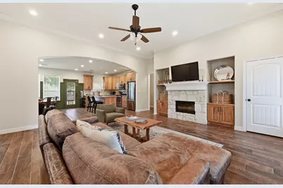 202 Cedar Hills Drive, Elgin, TX 78621 - Photo 6