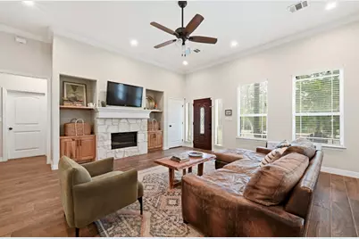 202 Cedar Hills Drive, Elgin, TX 78621 - Photo 6