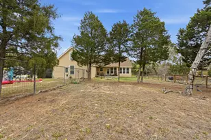 202 Cedar Hills Dr, Elgin, TX 78621 - Photo 30