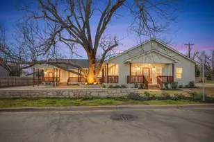 2102 S Church St, Georgetown, TX 78626 - Photo 2