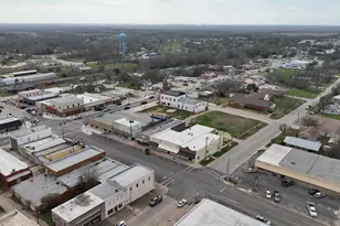 239 N Main St, Rockdale, TX 76567 - Photo 34