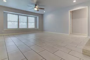12111 Missel Thrush Ct, Austin, TX 78750 - Photo 4