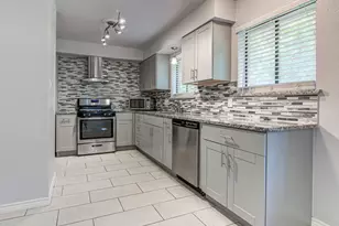 12111 Missel Thrush Ct, Austin, TX 78750 - Photo 8