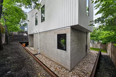 1206 Luna Street #2, Austin, TX 78721 - Photo 30