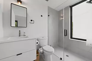 1206 Luna St, Austin, TX 78721 - Photo 24