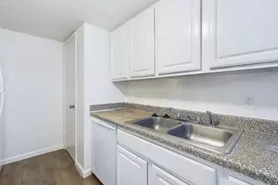 2124 Burton Dr, Austin, TX 78741 - Photo 10