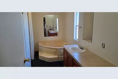 9338 E San Marcos Highway, Fentress, TX 78622 - Photo 18