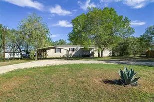 124 Shawn Ln, Seguin, TX 78155 - Photo 1
