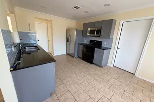 2203 Bluebonnet Dr, Round Rock, TX 78664 - Photo 6