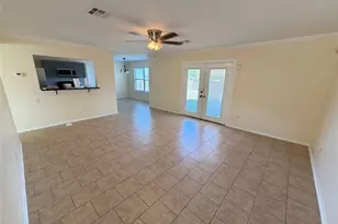 2203 Bluebonnet Dr, Round Rock, TX 78664 - Photo 2