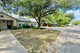 608 Mogonye Ln, Elgin, TX 78621 - Photo 38