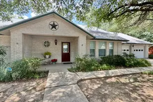 608 Mogonye Ln, Elgin, TX 78621 - Photo 4