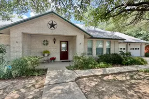 608 Mogonye Ln, Elgin, TX 78621 - Photo 4