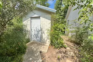 608 Mogonye Ln, Elgin, TX 78621 - Photo 34