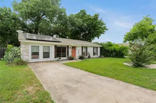 801 E 3rd St, Georgetown, TX 78626 - Photo 2