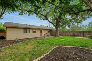 801 E 3rd St, Georgetown, TX 78626 - Photo 24