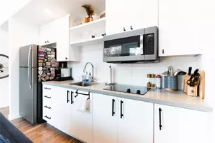 49 Navasota St, Austin, TX 78702 - Photo 8