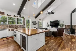 143 W Tanglebriar Ct, Bastrop, TX 78602 - Photo 6