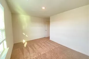 325 Crescent Park Dr, Jarrell, TX 76537 - Photo 22