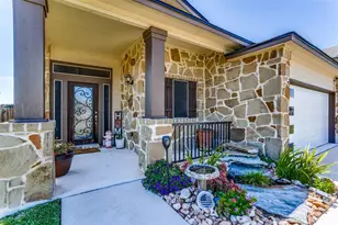 543 Christopher Cove, Lockhart, TX 78644 - Photo 2