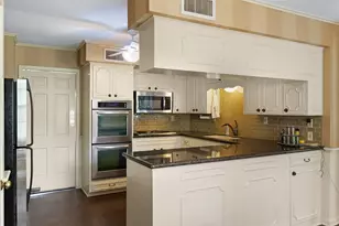 301 Cedar Cir, Brenham, TX 77833 - Photo 16