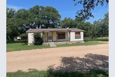 810 N Avenue R, Johnson City, TX 78636 - Photo 2