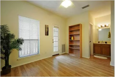 4401 Speedway #302, Austin, TX 78751 - Photo 4