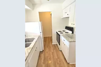 203 S Mitchell St Street #4, San Marcos, TX 78666 - Photo 6