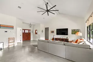 111 Green Grass Ln, Bastrop, TX 78602 - Photo 6