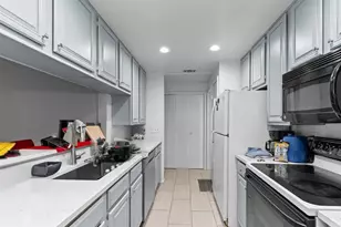 806 W 24th St, Austin, TX 78705 - Photo 14