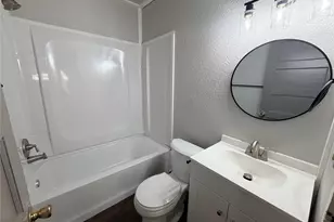 107 Franklin St, Taylor, TX 76574 - Photo 12
